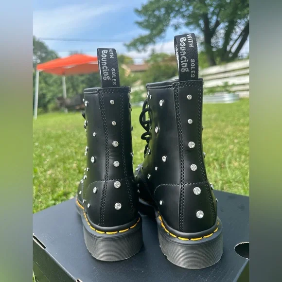 Swarovski crystal DR.MARTINS *LIMITED EDITION* women’s size 6